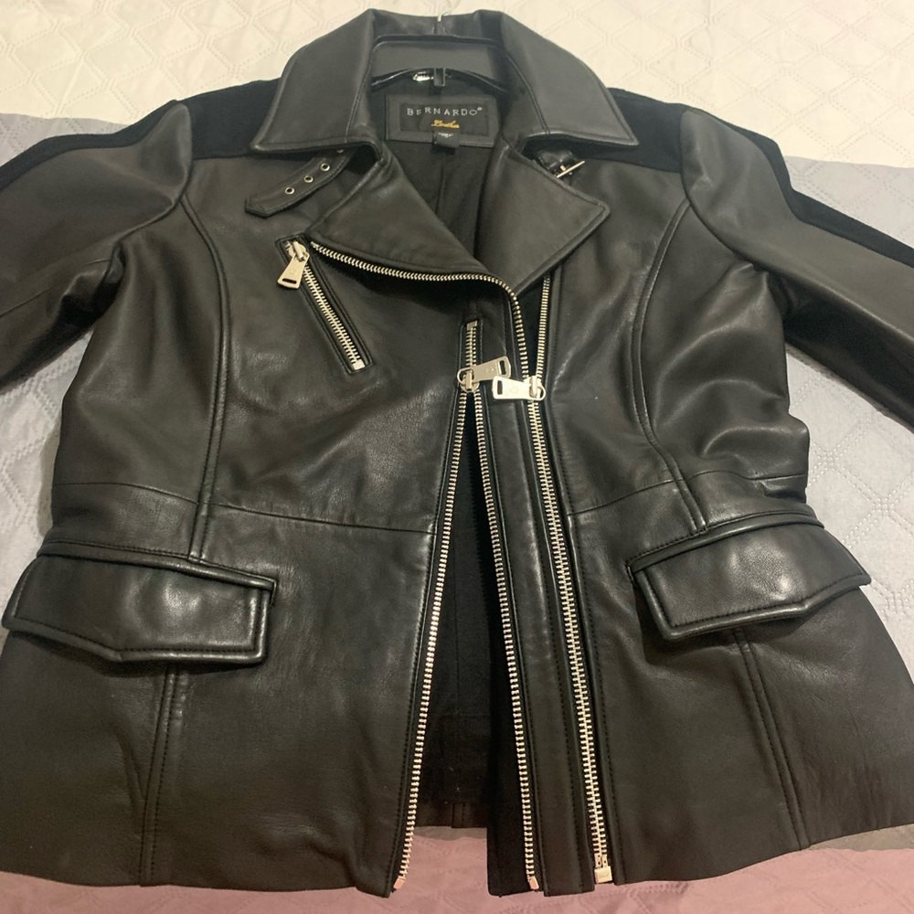 Beautiful black leather and suede jacket size M